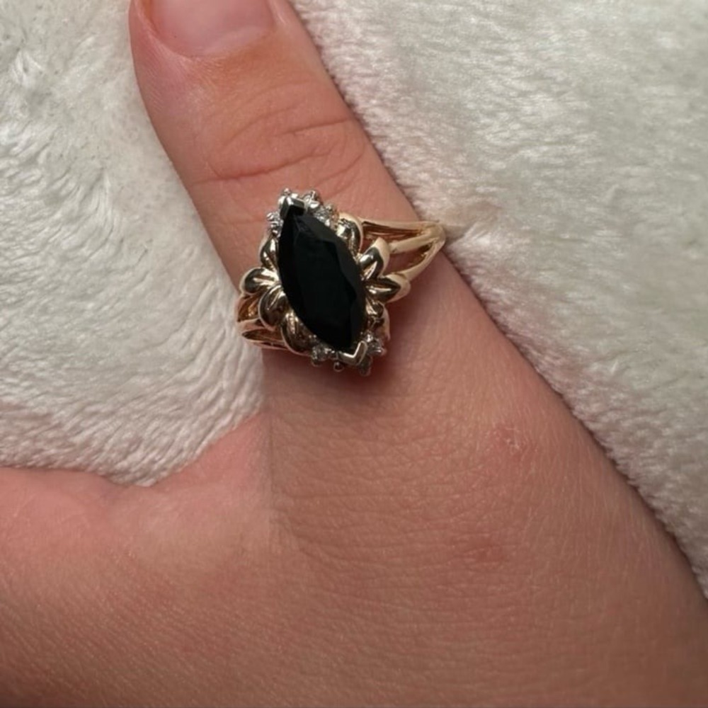 Vintage 10K gold ring with  thick heavy band, black onyx and diamond accents